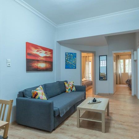 Entire Apt, 2 Bdrm, City Center アテネ エクステリア 写真
