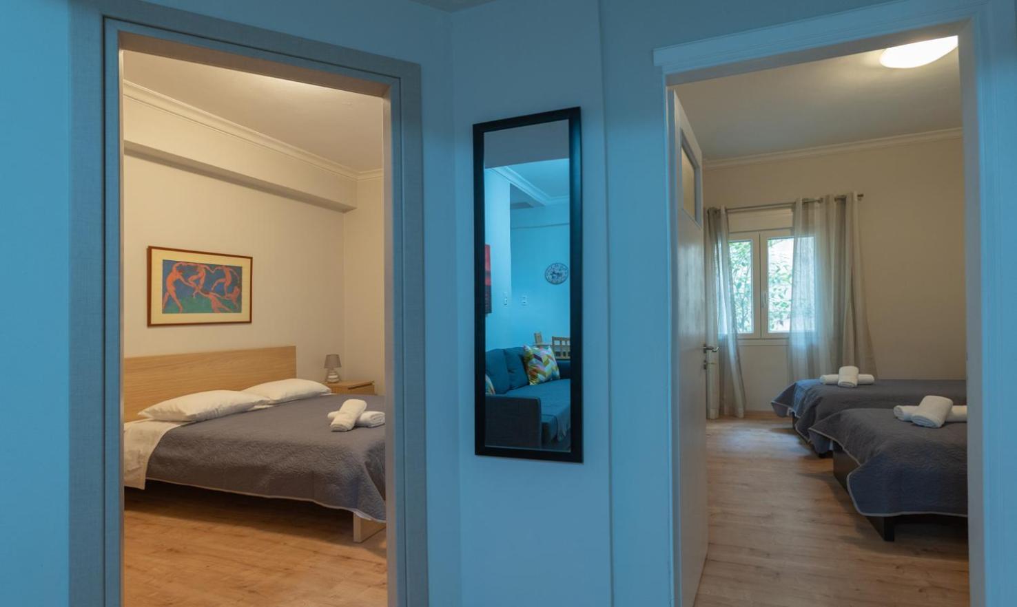 Entire Apt, 2 Bdrm, City Center アテネ エクステリア 写真