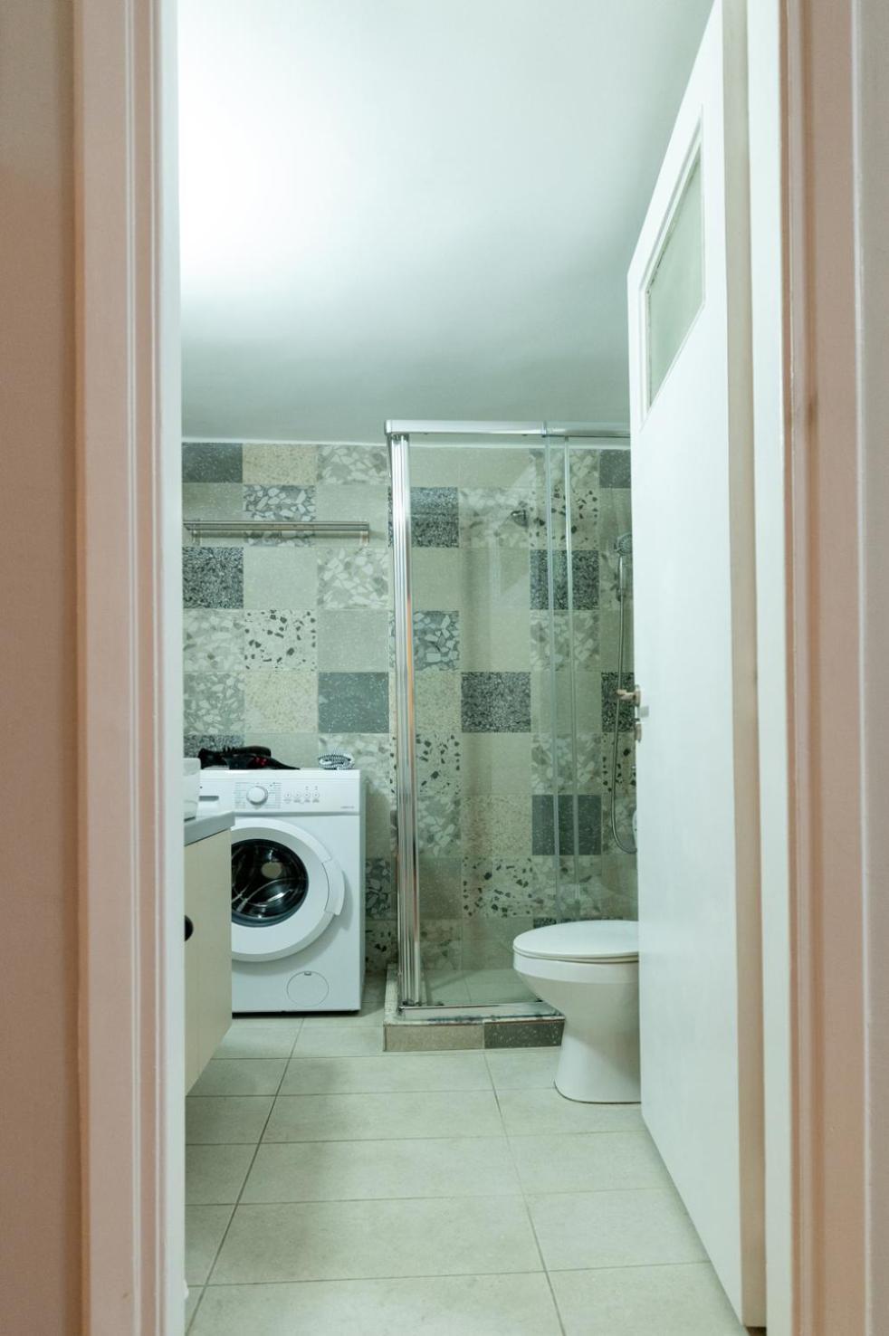 Entire Apt, 2 Bdrm, City Center アテネ エクステリア 写真